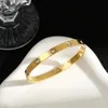 Designer armband mode lyxiga smycken mode skruvarmband 18k guld pläterad silver titan stål diamant klassisk designer smycken kvinnor män bröllop smycken