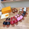 10A Top Quality Designer Slipper Femmes Slippers Sandales Luxury Sandales Sandales Real Leather Flip Flop Flats Slite Chaussures Casual Chaussures Bottes Bot By Brand Slipper