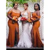 Lang verbrannte elegante orangefarbene Brautjungfernkleider mit gespaltenen afrikanischen schwarzen Mädchen Mädchen der Ehrenkleider Robe Soiree de Mariage BC