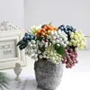 Fleurs décoratives 1pc fruits de baies artificielles arrangement de branche courte arrangement floral faux mousse de mousse de houx plantes de fleurs