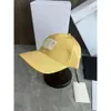 Brev broderi Baseball Fashion Men's and Women's Travel Curved Brim Duck Tongue Cap Outdoor Leisure Sunshade Hat Ball Caps Yellow Hat 726