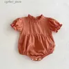 Rompers sommar ny bodysuit nyfödd tjej jumpsuit spädbarn flicka romper fast färg kort ärm baby i ett stycke kläder l410