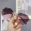 Lunettes de soleil Fashion Cat Eye Rimles sans lunettes de soleil Femmes Luxury Brand Design Sun Glasses Dames Gradient Cutter Lens Eyeglass UV400 Y240416