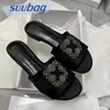 Lady Pantoffers kostenloser Versand mit Schuhkarton Sommer außerhalb von Strassquadrat Button Mode Flach Satin komfortabler Reise Holiday Strand Einszeilige Sandalen