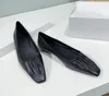 Casual skor bekväma mjuka fårskinnlägenheter kvinnor veckad design grunt mun loafers små fyrkantiga tå mulor höstfjäder