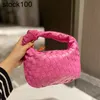 Bottegvenetas Jodie Handtas Italië Dames Luxurys Designer Tassen Hoogwaardige handtassen Echte lederen portefeuilles Zachte pluche tas Mini Furry Eco Fur Hobo onderarmtas