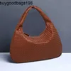 Bottegvenetas Hop Bag Large 2024 New Crescent Womens Fully Handmade Woven Handheld Dumpling Fashionable and Versatile European American Style One Should 702Z