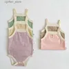 Rompers Baby Jumpsuits Triangle Wrap Fart BodySuit Infant Girls Full Printed Plaid Cute Suspenders Rompers New Fashion Vest Jumpsuits L410