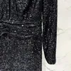 Повседневные платья Высококачественные черные открытые воротниц Женщины Женщины с длинным рукавом в склад