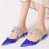 Casual Shoes Satin Crystals Wedding Flats Point Toe Slip On Women Plat Mule för prom/kväll/cocktail/Party/Homecoming