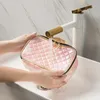 Laser PU DiamondShaped Plaid Cosmetic Case stor kapacitet Portable Cosmetics Storage Bag Travel Makeup toalettartiklar 240416