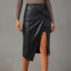 Jupes Fashion Slit Mid Longueur Jupe irrégulière Tie sexy à la hanche étreinte en cuir pour les femmes en automne et en hiver