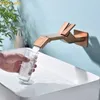 Zlew łazienki krany mikser krany Mikser Basen mycia i zimna wodna mocowanie na ścianach wylewka z podwójną dźwignią uchwyt