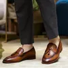 Chaussures décontractées phénkang en cuir top couche de vache cache de style britannique feuilletrelle sur des mocassins de qualité pour les pois à franges masculins