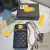 Axelväskor kvinnor 2023 Ny liten doftande vind cigarettboxväska Lingge Chain Bag Högt utseende Fashion Vertical Cross Body Phone Bag T240416