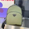 Designers de bolsas vendedores quentes novas mochilas de mochila de grande capacidade simples e versátil