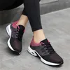 Casual Shoes Super Lightweight Plus Size Sports für Frauen Red Flats Sneakers 2024 Weiße Vintage Universal Brands Damenshoes