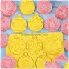 Moldes de cozimento Mods 10pcs Corte de biscoitos de natal Carimbo de carrinho Bola Deer Decoração Diy Kitchen Biscuit Bakeware Drop Del Dhlnv