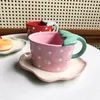 Tazze semplici tazze in ceramica a forma di fragola di fragola pomeridiane tazza di caffè e piattino set da ufficio per la colazione tazza di latte per la casa decorazione