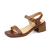 Sandalias Taoffen Casual Women's Street Style One Word Beld Summer Concise Square Heel Femenino abierta con correa de hebilla