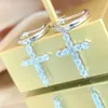 Boucles d'oreilles en peluche luomansi 0,5 carat d Vvs Moisanite Cross avec certificat GRA - S925 Silver Girl Jewelry Party Gift