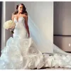Meerjungfrau Hochzeitskleid trägerloser Rüschenzug Satin Organza Tüll Neue Design elegantes Brautkleid Mitte gemacht