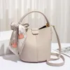 Zi mu cai lan saco feminino handheld novo padrão de lichchee um ombro vasculador crossbody water bucket