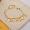 Mit Box klassisches Designer Armband Armreif Key Blume Gold Silber Charme Armbänder 18k Gold plattiert Frauen Luxusschmuck
