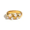 Fransk retro ljus lyxig avancerad känsla av ärta Pod Pearl Ring med 18K Gold Plated Non Fading Titanium Steel Ring for Women