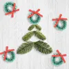 Fleurs décoratives 24 PCS Sisal Tree de Noël Couronnes vertes Couronnes vertes Simulation de porte d'entrée Mini Garland Silk