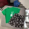 Roupas de bebê T-shirt crianças designer conjunto crianças roupas de criança de 1 a 15 anos de idade meninas e meninos shirt shorts de verão com etiquetas de cartas clássicas 7 cores