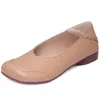 Casual Shoes Mother Ladies Soft Bottom Bekväm ensamstående kvinnor Solid lyxdesigner Flat för Zapatos de Mujer