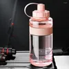 Butelki z wodą kubek o dużej pojemności odpornej na ciepło z słomką letnią przenośną butelkę sportu na zewnątrz odporną na butelkę