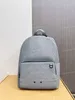 Ly Hight Quality Embossing Luxury Backpack Leather Bookバックパックダブルショルダーファッションバッグデザイナーバッグ男性と女性旅行バッグロッククライミングバックパック