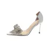 Sandaler Sexig transparent diamant Bow Toe Pump Wedding High Heels Spring/Summer Shoes J240416