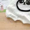 Rompers Milan Cel 2024 Summer Baby Clothes Hollow Out Girls Rompers Söta Panda Boys Jumpsuits L410