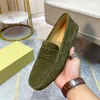 Casual Shoes 2024 Spring Slip On Loafers Män Suede Leather Brand Flat för Man Bussiness Lazy