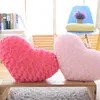 Almofadas em forma de coração de travesseiro amor casal amante rosa