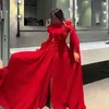 Robes de fête Florine Tulirain Trumpet de la longueur du sol en satin avec châle High Split Night Robe Saudi Arabe Rouge de bal rouge pour femmes sexy 2024