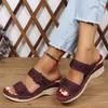 Plus Tamanho Sapatos femininos 2023 Sandálias romanas retro de verão Mulheres PU Casual Flower Wedge Sandals Slippers Plataforma Mulheres Slippers 240407