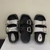 Slippare Comemore tjock botten paljett sandal kvinnlig sommar utanför slitage 2024 modebälte spänne tofflor platt sandaler silver