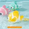 Sandspiel Wasser Spaß Babyparty Spielzeug Schwimmfisch Cartoon Tier schwimmendes Wasser Spiel Klassischer mechanischer Mechanismus Kleinkind Y240416