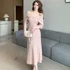 Abiti casual Donne Rossa a maglia da spalla sexy abito lungo abito lungo inverno inverno maglione chic elegante 2024 COREA Vintage Bodycon Party