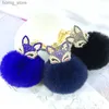 Plüsch -Schlüsselanhänger niedlich Pompom Schlüsselbund Strasshause Perle Charm Mini Fuchs Fell Anhänger Frauen Bag Auto Keyring Telefon Schmuckzubehör Kinder Girl Geschenk Y240415