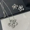 Desginer Bulgarie Bransoletka V-Gold High-end Diamond Inklaid Słoneflower Naszyjnik dla kobiet z wysokiej jakości pustym łańcuchem streambonowym łańcuch streamingowy