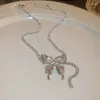 Choker Combhasaki Kvinnor Rhinestone Butterfly Necklace Fashion Söt glittrande charmhänge för uttalande smycken idealisk gåva