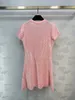 트렌디 2024 스프링/여름 디자이너 드레스 핑크 스팽글 작은 향기로운 짧은 슬리브 니트 드레스 짧은 치마