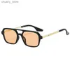 Lunettes de soleil Fashion Double Bridges Square Lunettes de soleil Femme Summer Candy Green Retro Sun Sunding Femme Gradient Hollow Blue Pink Eyewear Y240416