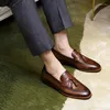 Chaussures décontractées phénkang en cuir top couche de vache cache de style britannique feuilletrelle sur des mocassins de qualité pour les pois à franges masculins