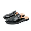 Slippers chegando moda de design masculino cocôs de couro masculino Sapatos casuais casuais apartamentos de verão